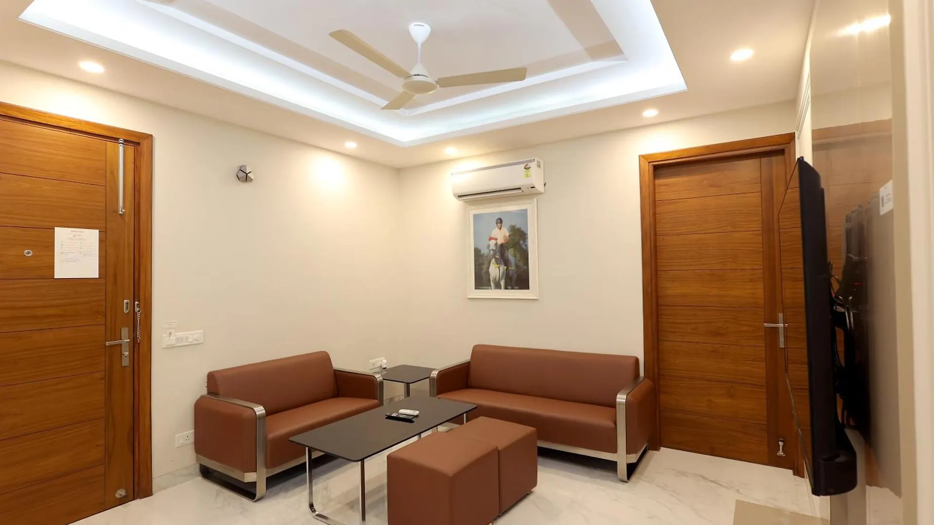 Escape Stays And Serviced Apartments Γκουργκάον
