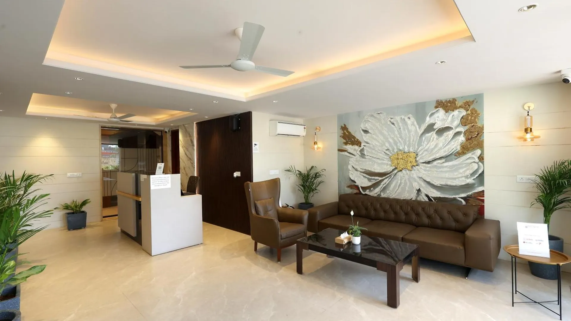 Escape Stays And Serviced Apartments Γκουργκάον Ξενοδοχείο