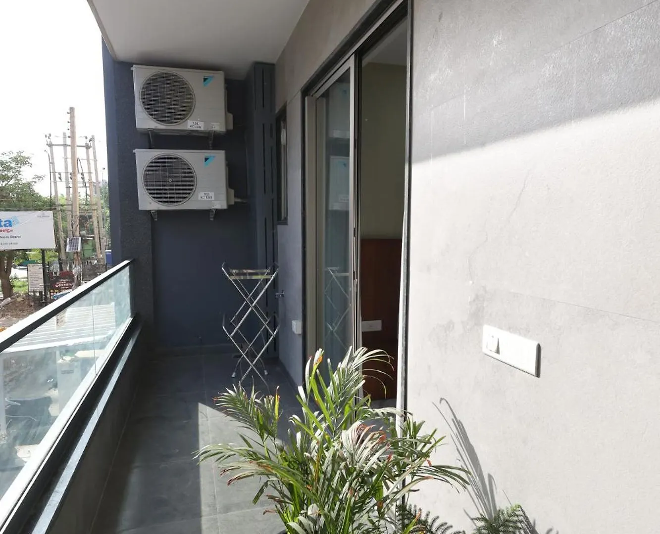 Escape Stays And Serviced Apartments Γκουργκάον