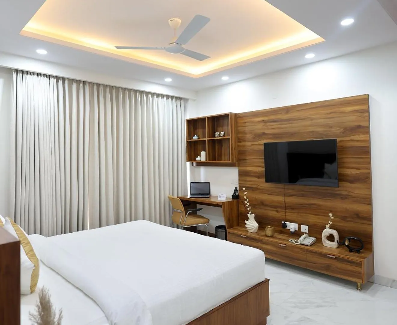 Escape Stays And Serviced Apartments Γκουργκάον
